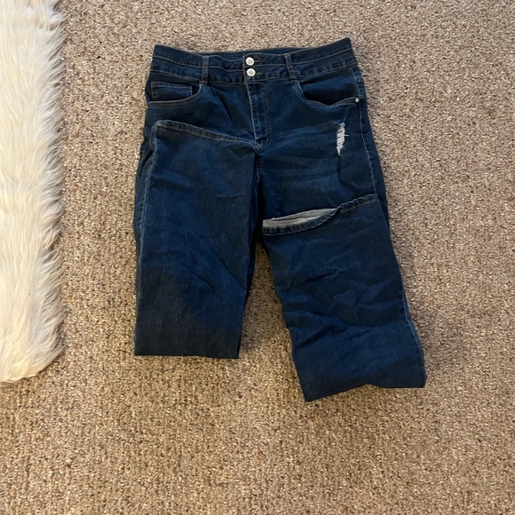 Beautiful Ripped Flare Jeans - Picture 9 of 9